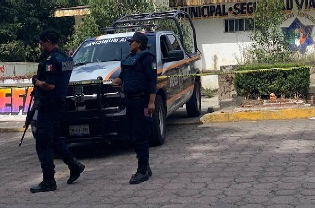 Policía se suicida a bordo de su patrulla en Tlatlauquitepec