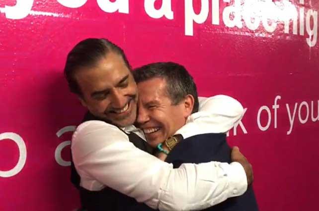 Alejandro Fernández y JC Chávez se muestran cariñosos en Las Vegas