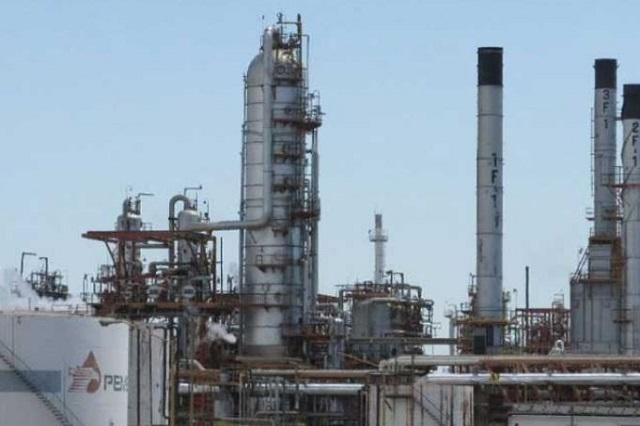 Anuncia AMLO inversión de 60 mmdp en refinería de Tula