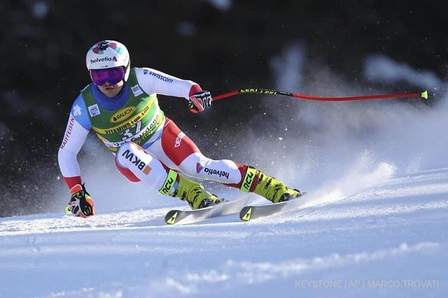 Competidor sufre escalofriante caída en Copa Mundial de esquí alpino