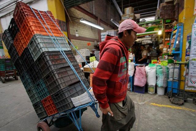 Niegan venta de mercancía robada en Central de Abasto de Puebla