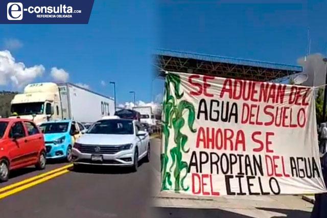 Campesinos bloquean la Puebla-Teziutlán por bombas antigranizo