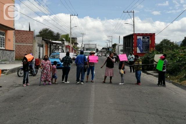 Bloquean avenida en Tehuacán se oponen a gasera