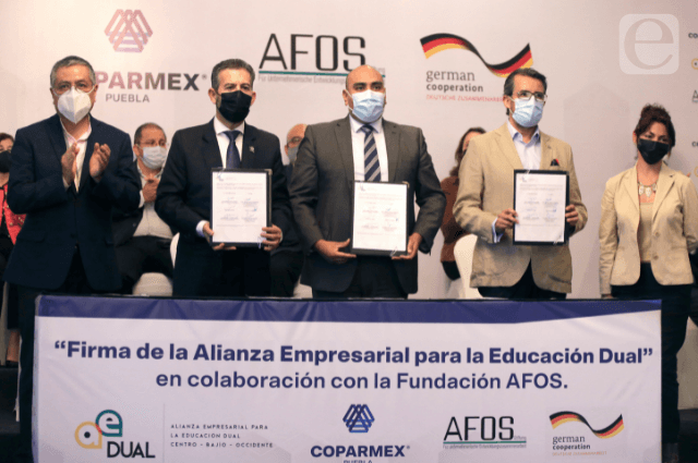 Empresas impulsan en Puebla modelo de Educación Dual