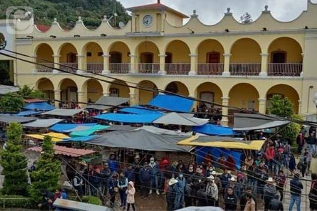 Protestan contra cacicazgo de los Celestino en Coyomeapan