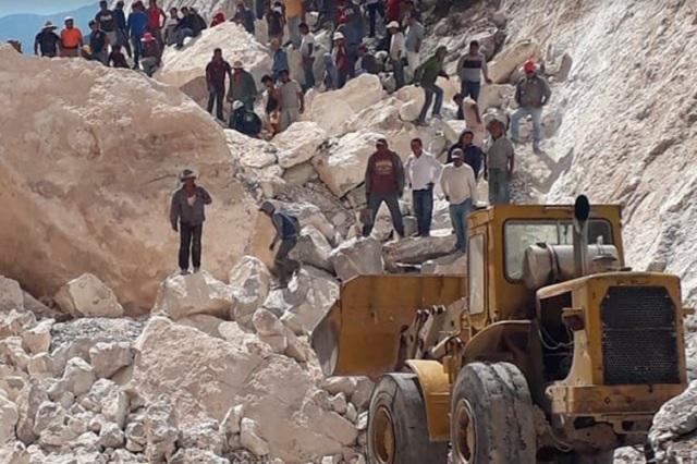 Confirman 5 muertos por derrumbe en mina de mármol en Hidalgo
