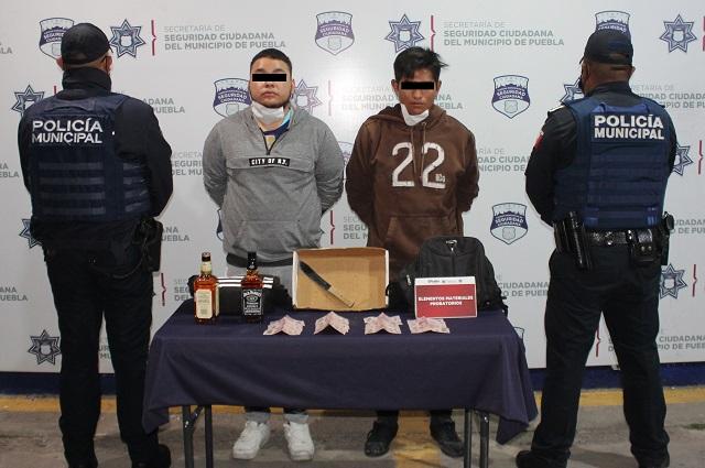 Policía Municipal de Puebla detuvo a asaltantes de Oxxo