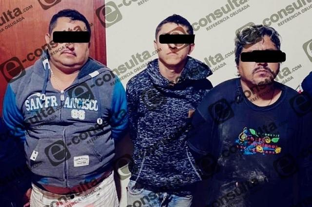 Los detienen con droga y arma de juguete en Xicotepec