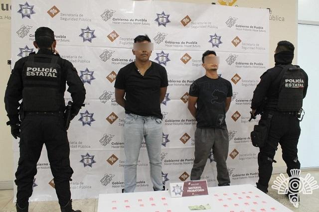 Detienen en Amalucan a dos narcomenudistas de La Patrona 