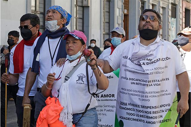 Trabajo y educación demandan en Puebla personas con discapacidad