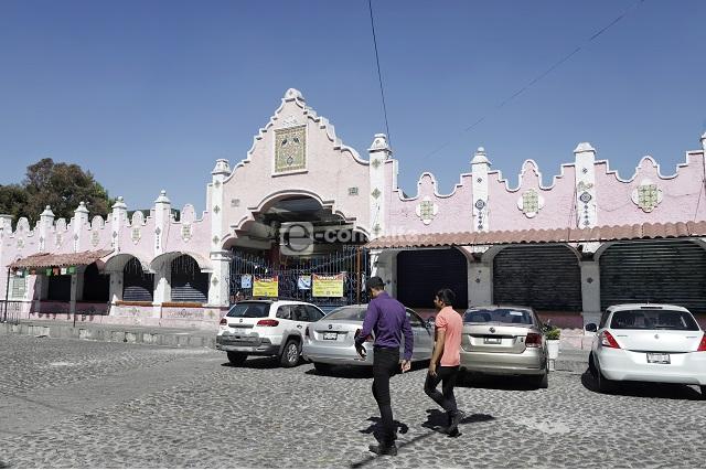 Mercado de El Alto no tiene escrituras dice Barbosa