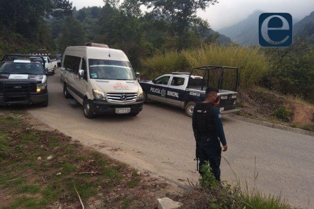 Cae de una camioneta y muere en Santa María Coyomeapan