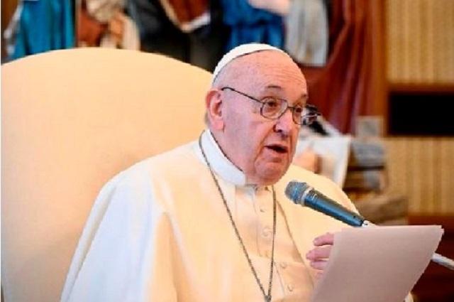 Ingresa el Papa al hospital para ser operado del intestino grueso