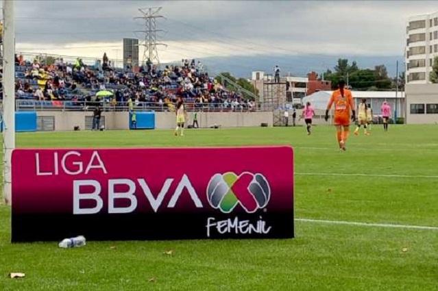 Futbol femenil da cátedra de sororidad: piden el Puskás para jugadora mexicana
