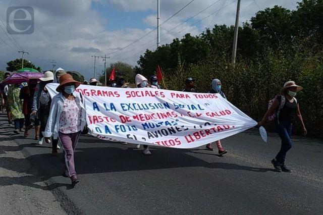 Marchan campesinos en Tehuacán para exigir trato digno