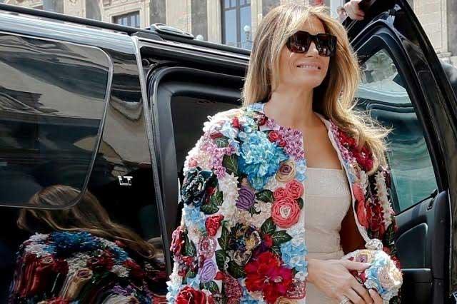 Melania Trump vuelve a escandalizar por ropa que usó en gira internacional