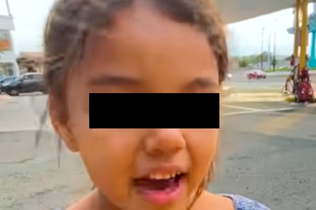Video: Niña de 6 años que vende golosinas en la calle ya habla 4 idiomas