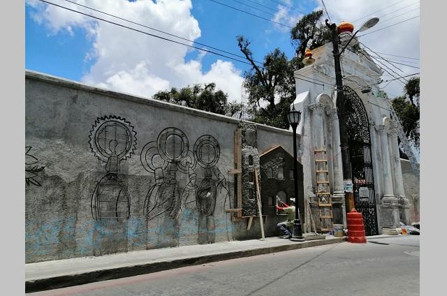 Preparan mural para barda del panteón municipal en Huauchinango