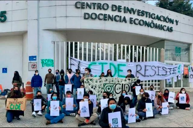 Entre protestas imponen a Romero Tellaeche como director del CIDE