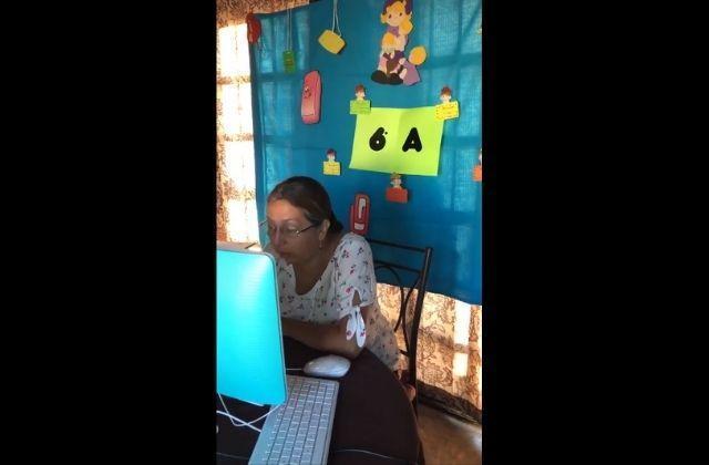 Maestra se disculpa por “fallos en clase” y se hace viral