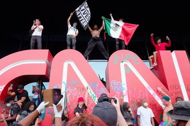 La razón de que la bandera de México ondeara durante manifestaciones por Floyd
