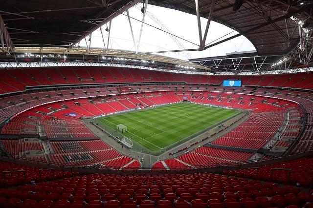 Público volvería a estadios de la Premier League a partir de mayo