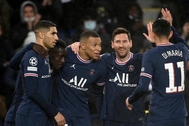 Con dobletes de Mbappé y Messi, PSG clasifica a octavos en Champions