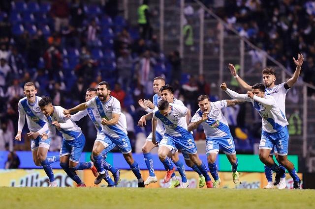 Remontada de ensueño otorga a Puebla el pase a cuartos de final