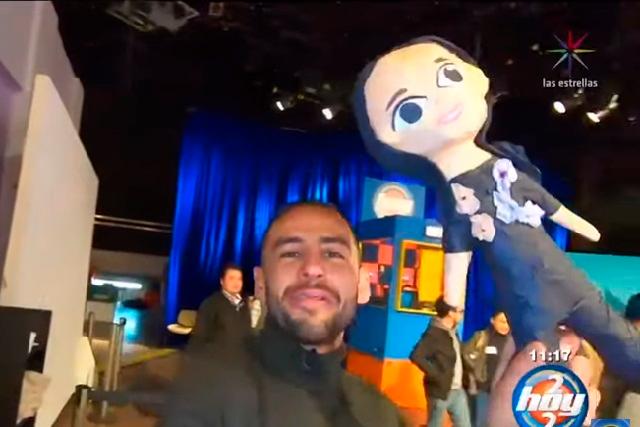 Video: Hijos de José José así reaccionaron al ver piñata de Sarita Sosa