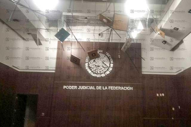 Caen cristales y plafones en sede del Poder Judicial en Puebla