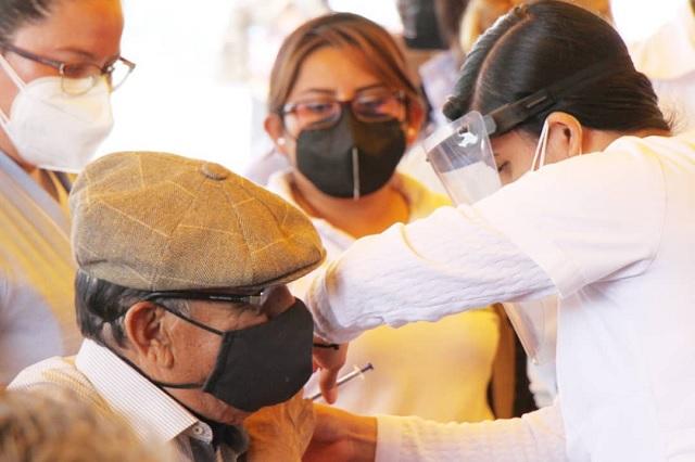 En el limbo 6 mil vacunas en Tehuacán por abuelitos faltistas