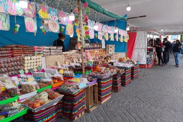 Venta navideña en calles de Tehuacán genera quejas