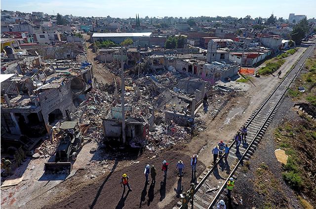Puebla es bomba de tiempo por casas en ductos y vías férreas