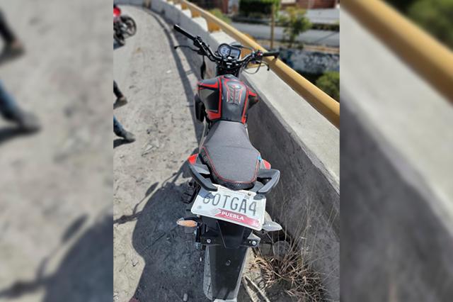 Motociclista cae del Periférico y acaba muerto en federal Puebla-Tehuacán