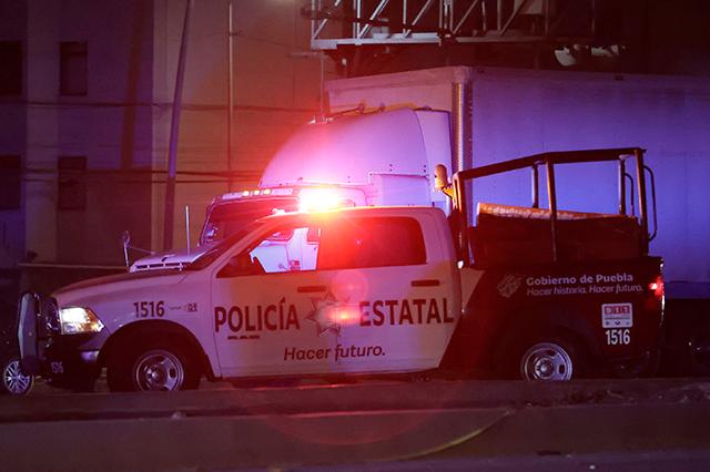 Recuperan tráiler robado en la autopista México-Puebla