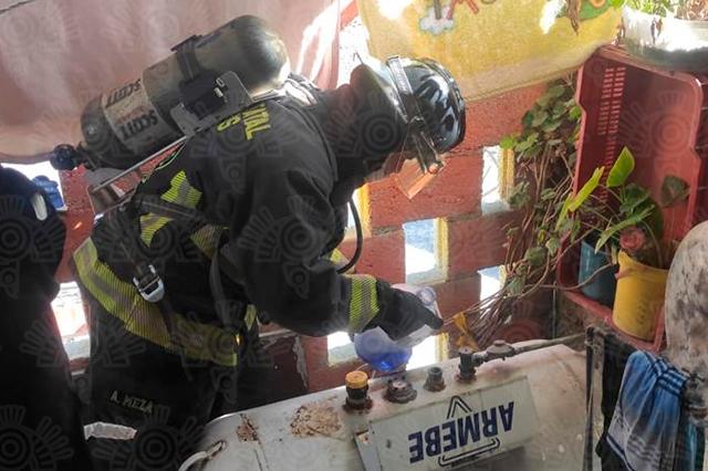 Mujer acaba quemada en San Jerónimo Caleras por flamazo en tanque de gas
