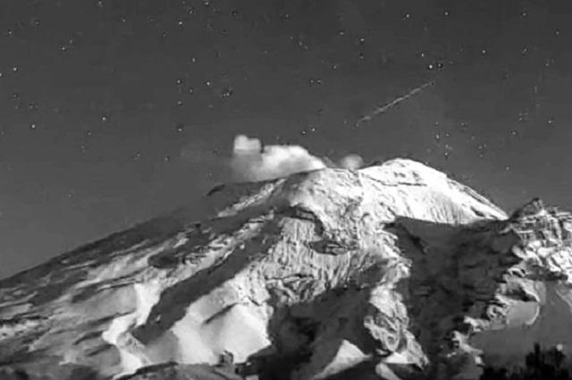 Captan meteorito sobre el volcán Popocatéptl