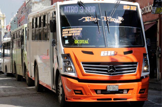 4 asaltos en Puebla hoy; atracan ruta 26, 50, 68 y transporte de personal 