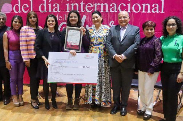 8M 2023 en Zacatlán: Layli Álvarez gana el Premio Municipal de la Mujer