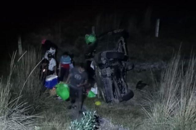Embiste tráiler a camioneta en la Tlaxco-Tejocotal, hay dos heridos