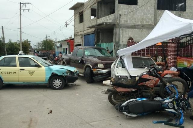 Choque deja 5 lesionados en San José Acateno
