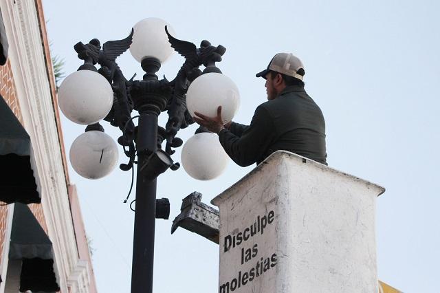 Reportan al día hasta 5 lámparas averiadas en calles de Puebla capital