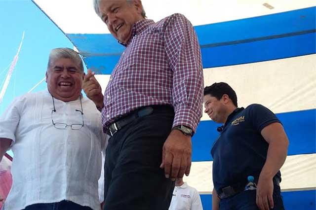Cuestiona López Obrador represión y pobreza en Puebla