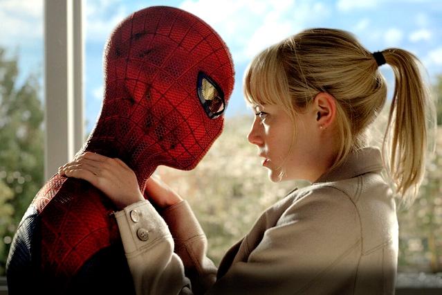 Andrew Garfield le ocultó a Emma Stone su aparición en Spider Man