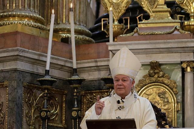 Ante feminicidios y violencia, arzobispo de Puebla pide orar por la paz