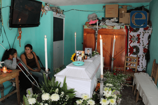 Familia pide justicia por joven asesinado en Totimehuacán