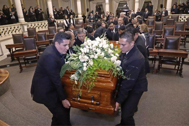 Así fue el homenaje de cuerpo presente a Barbosa en Congreso de Puebla (video)