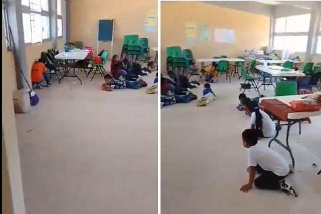 Todos al suelo: profesor calma a niños por balacera en Chiapas