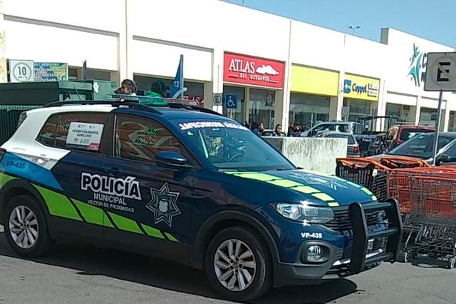 Balazos en Cruz del Sur; pánico en intento de robo de auto en Puebla