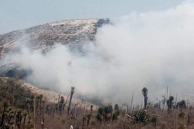 Acusan que incendio en basurero de Tehuacán sigue activo